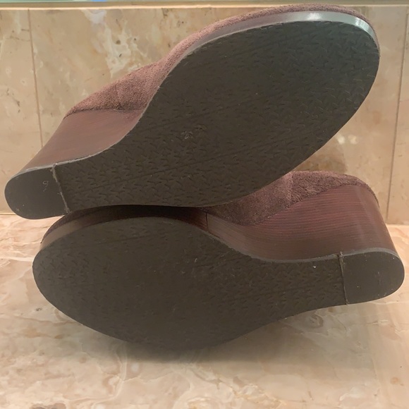 Michael Kors wedge booties in suede - Picture 1 of 8